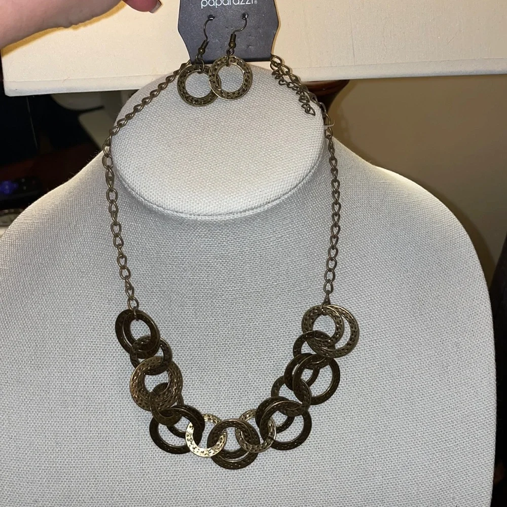 Fancy set! - Picture 1 of 4